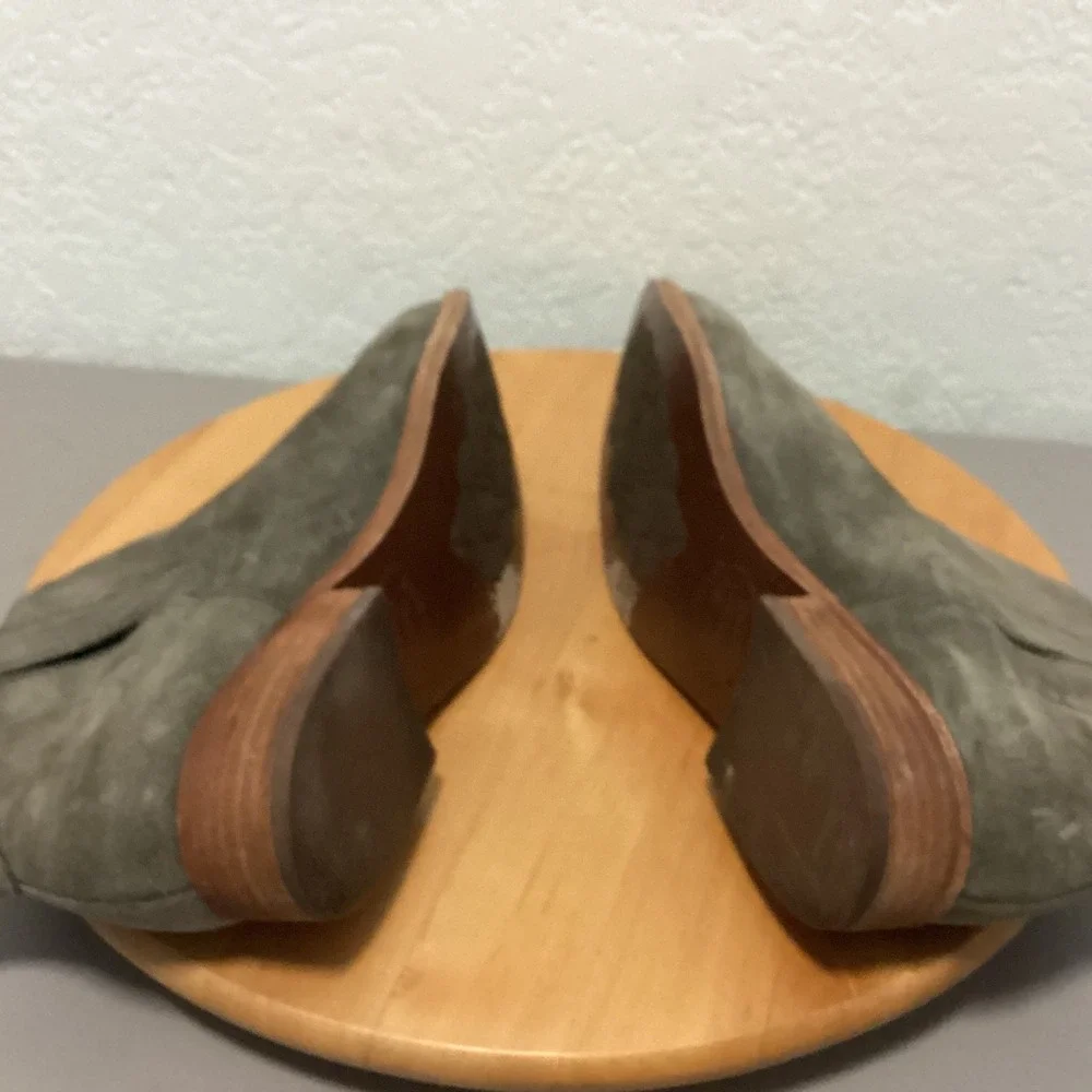 Kork-Ease Ankle Boots Womens 8.5  Gray Suede Low Stacked‎ Heel Chelsea